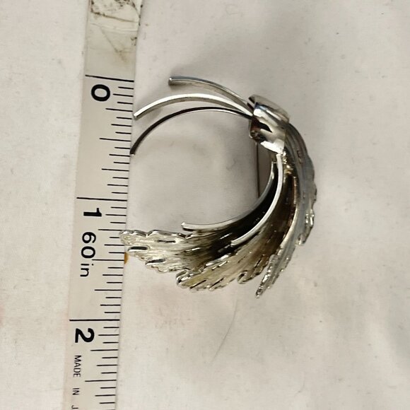 Vintage Silver-Tone Feather Brooch Pin With Detailed Textured Design - Picture 7 of 7